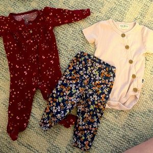 Baby Girl Carters Bundle 9 mo. 💕